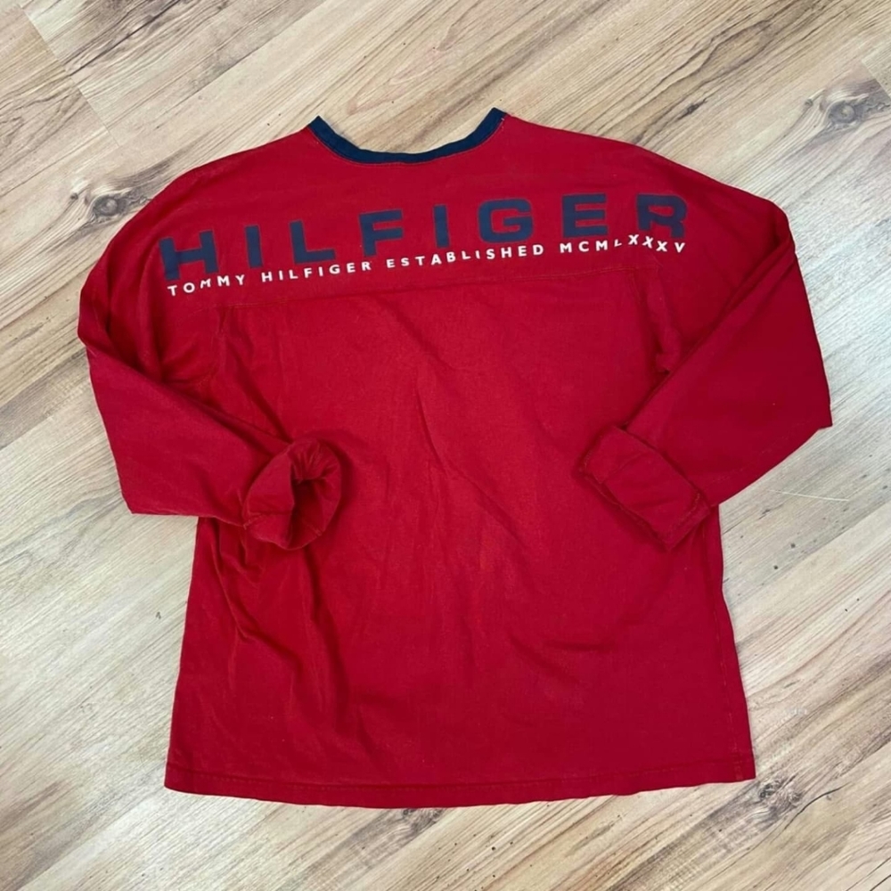 VINTAGE Long Sleeve Oversized Tommy Hilfiger Graphic Tee